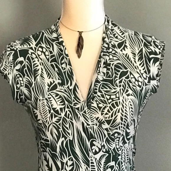 🌵HP🌵Olian Leaf Print Maternity Wrap Dress - Picture 2 of 5